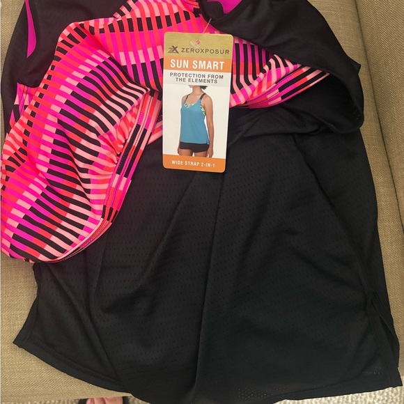 ZeroXposur Vibrant Pink and Black Swimwear - Picture 1 of 1